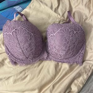 Victoria’s Secret bra. Size 32DDD.